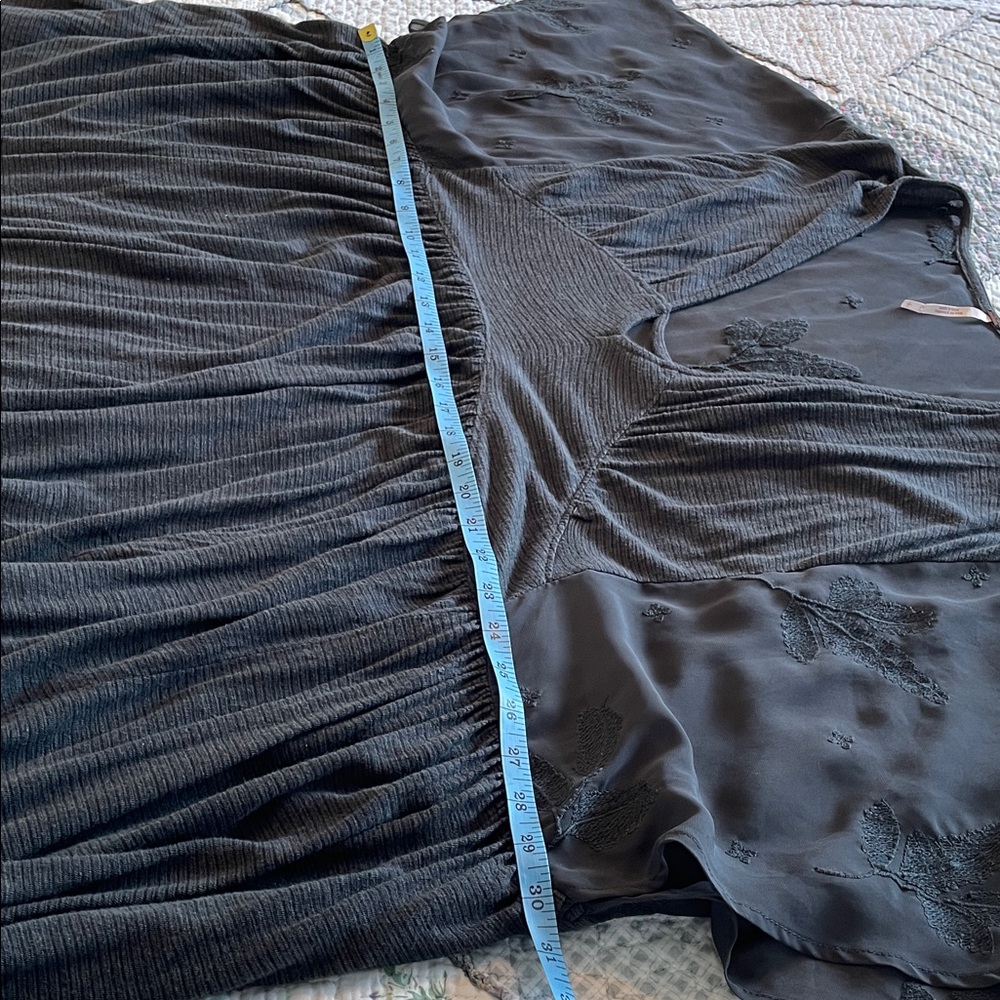 Boho V-Neck Flowy Womens Top in Charcoal Gray - Picture 11 of 15